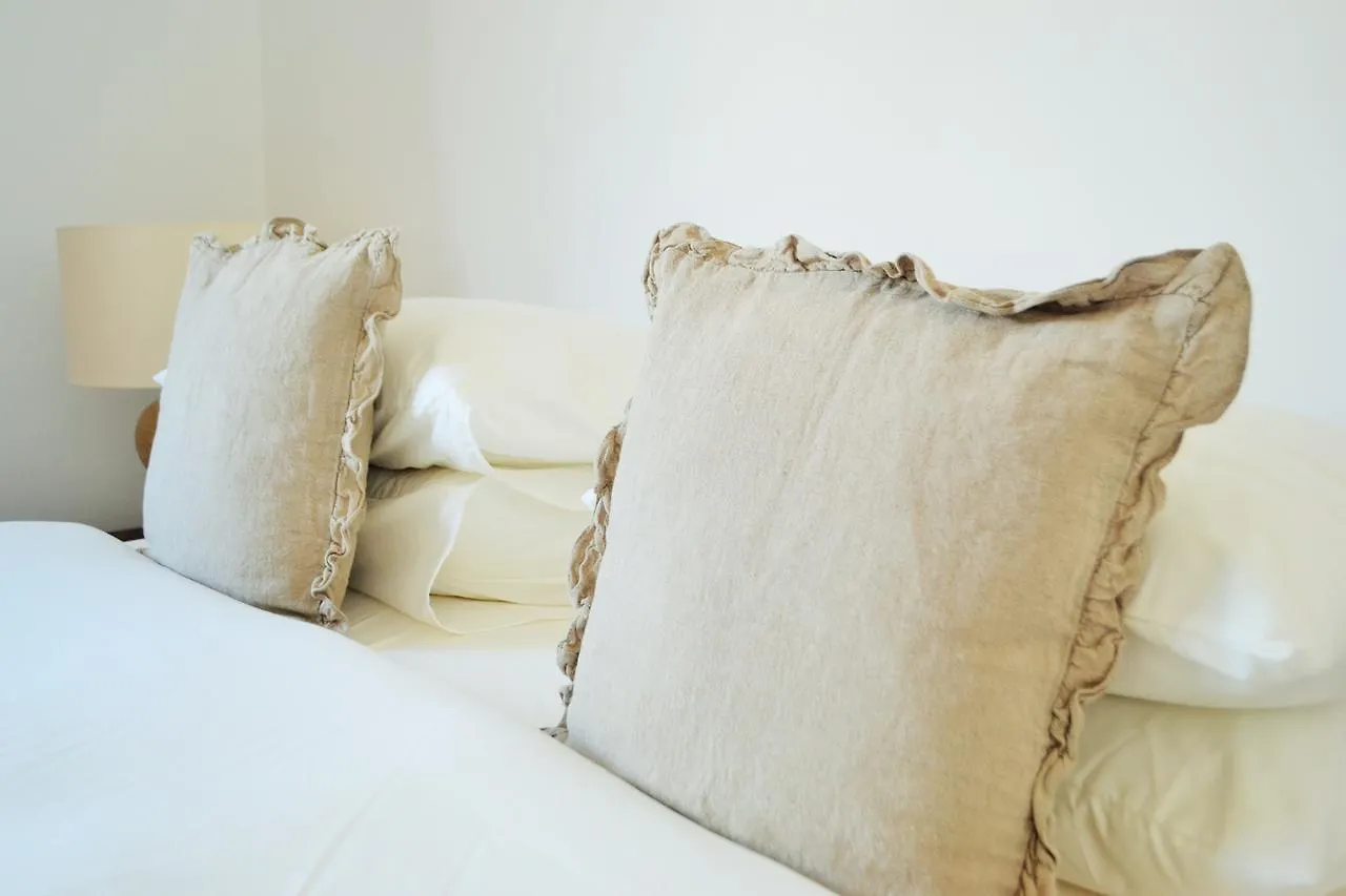 Bed and Breakfast Feeling Eduardo VII Лиссабон 3*,  Португалия